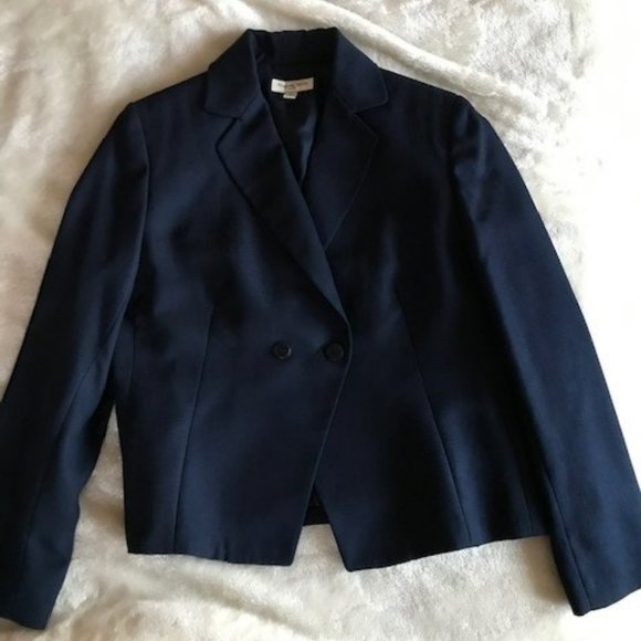 Host Pick - Amanda Smith Ladies Navy Blue 3-piece suit with skirt - Picture 7 of 9